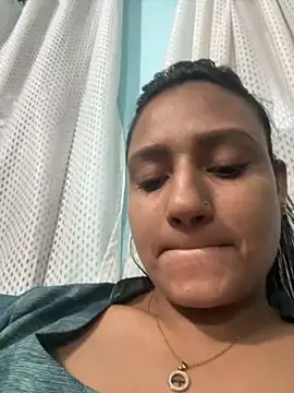 Snapshot of heenashai chatting on 11.10.25 heenashai online show from 11.10.25