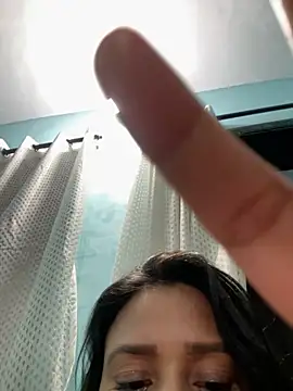 Snapshot of heenashai chatting on 11.12.25 heenashai online show from 11.12.25