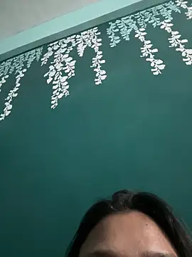 Snapshot of heenashai chatting on 11.21.25 heenashai online show from 11.21.25