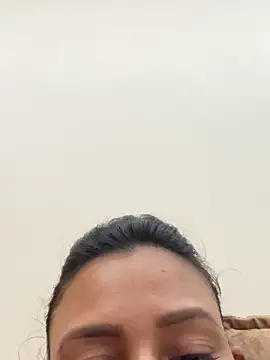 Snapshot of heenashai chatting on 11.22.25 heenashai online show from 11.22.25