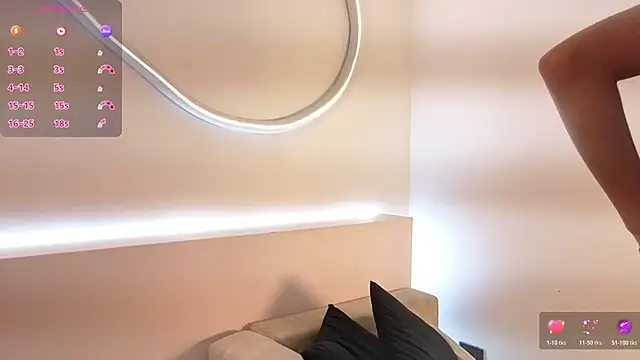 Snapshot of lulu_wonder chatting on 11.29.25 lulu wonder online show from 11.29.25