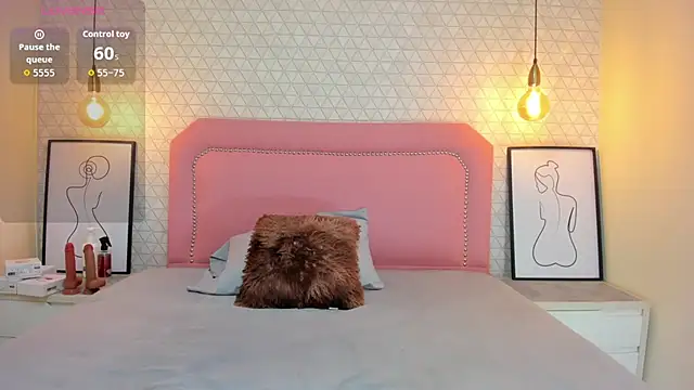 Snapshot of TAYLORMEYER1 chatting on 10.28.25 TAYLORMEYER1 online show from 10.28.25