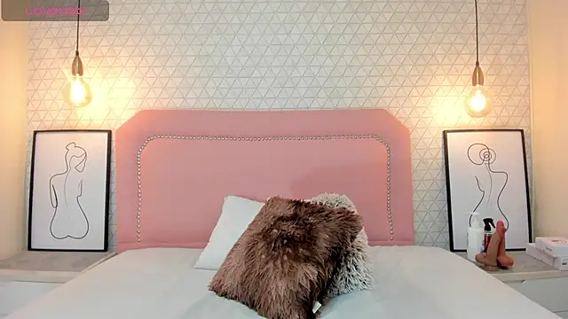 Snapshot of TAYLORMEYER1 chatting on 11.07.25 TAYLORMEYER1 online show from 11.07.25