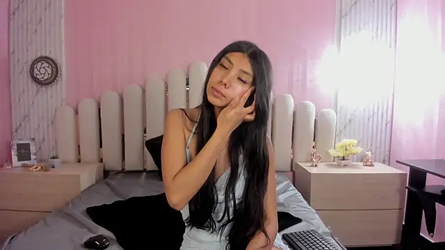 Isabella Marsh online show from 12.01.25