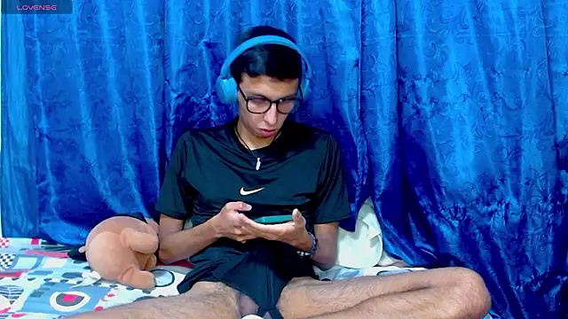 DavTwink3100 online show from 03.18.26