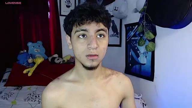 Snapshot of lukaOnline_ chatting on 12.02.25 lukaOnline online show from 12.02.25