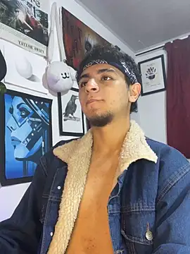 Snapshot of lukaOnline_ chatting on 12.04.25 lukaOnline online show from 12.04.25