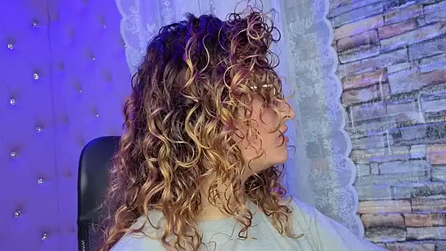 EmiliRouse  online show from 11.25.25