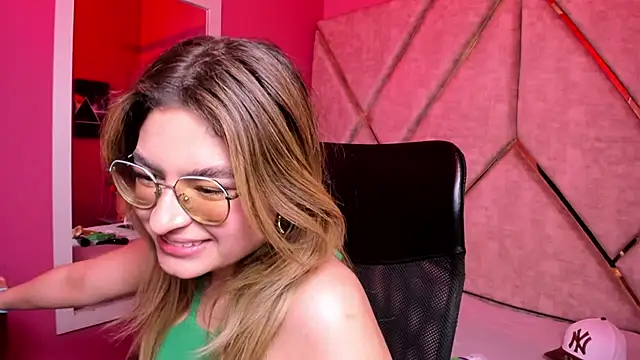 EmiliRouse  online show from 12.05.25