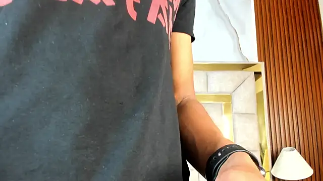 Snapshot of Emiliano_Reyes chatting on 11.10.25 Emiliano Reyes online show from 11.10.25