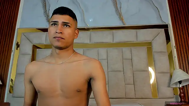 Snapshot of Emiliano_Reyes chatting on 11.14.25 Emiliano Reyes online show from 11.14.25