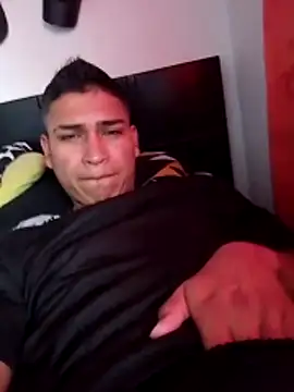 Snapshot of Emiliano_Reyes chatting on 11.19.25 Emiliano Reyes online show from 11.19.25