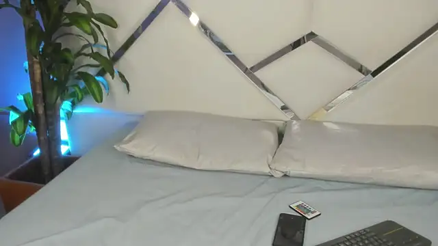 Snapshot of Emiliano_Reyes chatting on 11.20.25 Emiliano Reyes online show from 11.20.25