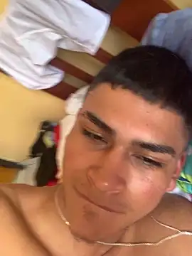 Snapshot of Emiliano_Reyes chatting on 11.26.25 Emiliano Reyes online show from 11.26.25