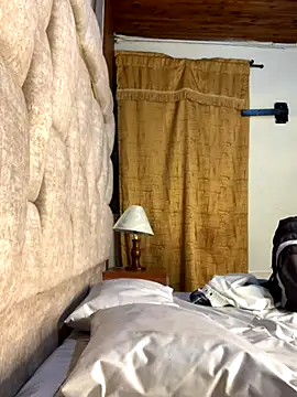 Snapshot of Emiliano_Reyes chatting on 12.03.25 Emiliano Reyes online show from 12.03.25