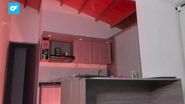 valeriahornier online show from 11.29.25