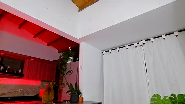 Snapshot of valeriahornier chatting on 05.26.26 valeriahornier online show from 05.26.26