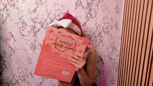 Snapshot of sweetcherryyy_ chatting on 12.01.25 sweetcherryyy online show from 12.01.25