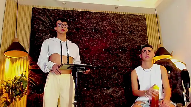 Snapshot of the_fenix_boy chatting on 10.26.25 the fenix boy online show from 10.26.25