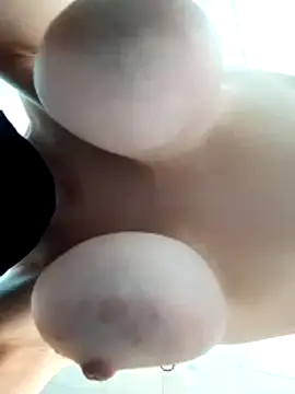 Loveyoudearxq online show from 10.27.25