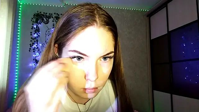 Snapshot of VETT_KITTY chatting on 10.30.25 VETT KITTY online show from 10.30.25