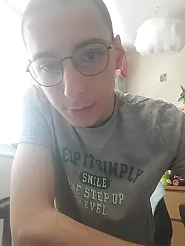 Snapshot of Molo661 chatting on 10.18.25 Molo661 online show from 10.18.25