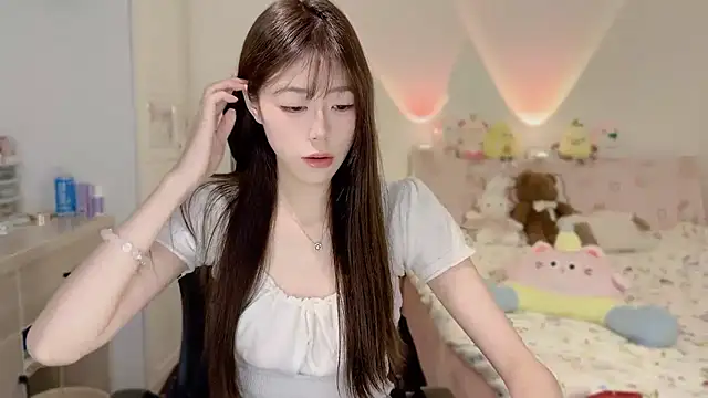 Onecutelittle online show from 11.10.25