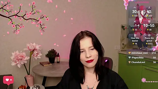 Snapshot of Mell_Hyees chatting on 11.14.25 Mell Hyees online show from 11.14.25