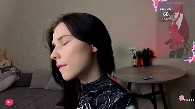 Snapshot of Mell_Hyees chatting on 11.16.25 Mell Hyees online show from 11.16.25