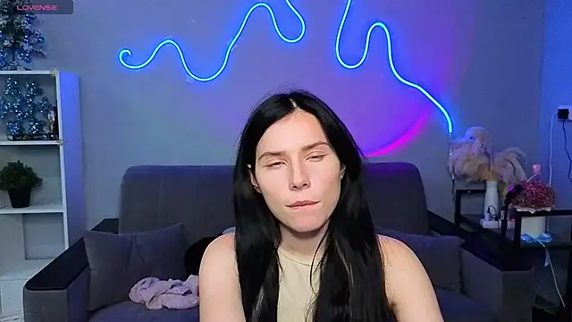 Snapshot of Mell_Hyees chatting on 12.03.25 Mell Hyees online show from 12.03.25