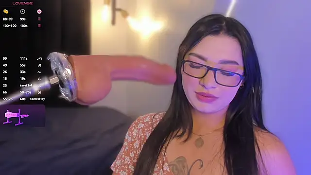 Snapshot of Juli_Casanova chatting on 12.05.25 Juli Casanova online show from 12.05.25