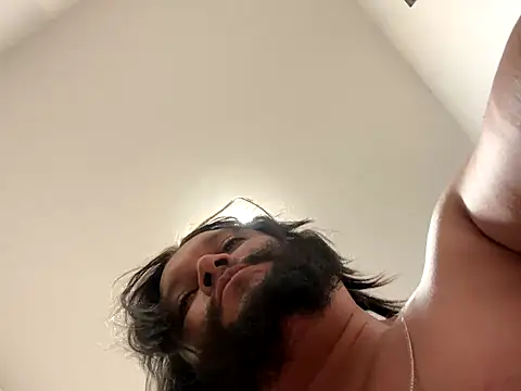 Snapshot of LoboCachorro chatting on 11.04.25 LoboCachorro online show from 11.04.25