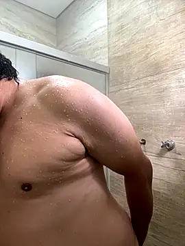 Snapshot of LoboCachorro chatting on 11.15.25 LoboCachorro online show from 11.15.25