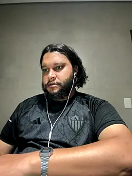 Snapshot of LoboCachorro chatting on 11.20.25 LoboCachorro online show from 11.20.25