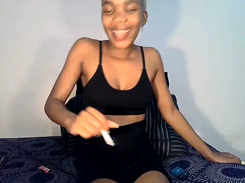 MinnieBee101 online show from 10.23.25