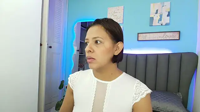 Snapshot of Aria_Russo chatting on 11.06.25 Aria Russo online show from 11.06.25