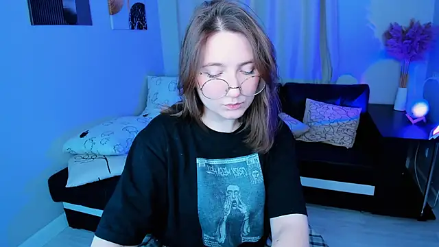 Snapshot of fairy_tara chatting on 11.22.25 fairy tara online show from 11.22.25