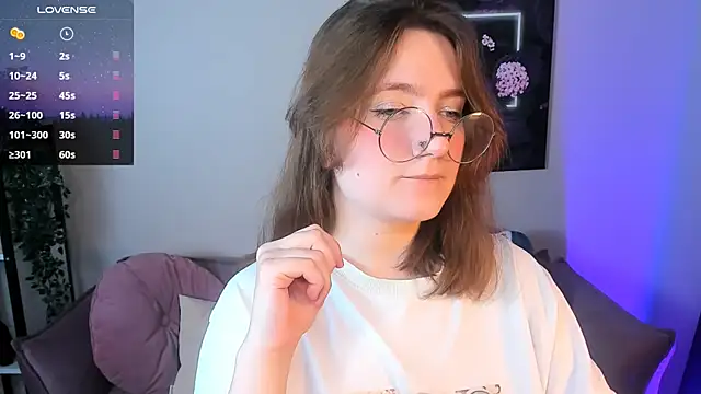 Snapshot of fairy_tara chatting on 12.04.25 fairy tara online show from 12.04.25