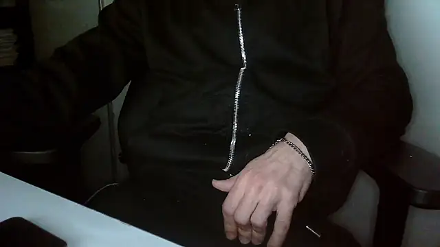 Snapshot of topg84 chatting on 05.11.26 topg84 online show from 05.11.26