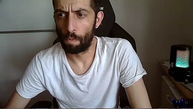 Snapshot of topg84 chatting on 06.29.26 topg84 online show from 06.29.26