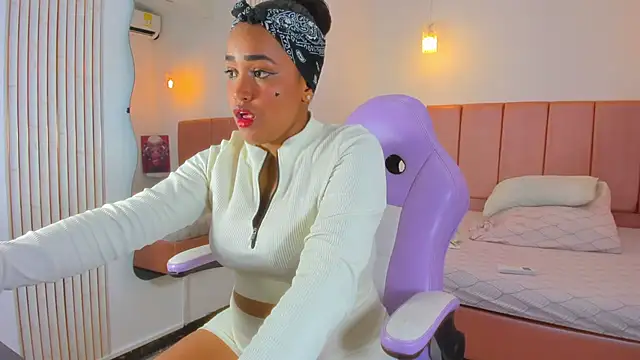 Snapshot of NahomiWalker_ chatting on 01.12.26 NahomiWalker online show from 01.12.26