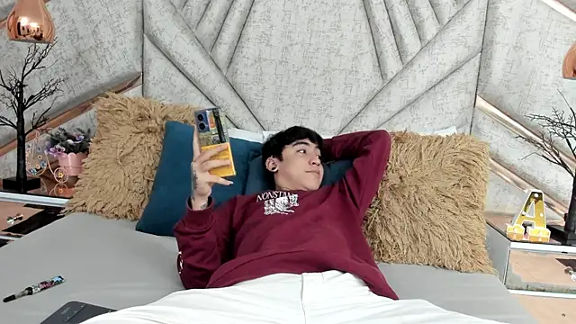 SantiOlsen online show from 11.18.25