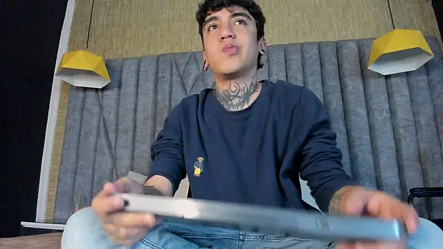 SantiOlsen online show from 11.25.25