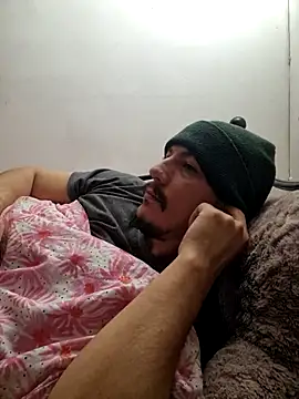 Snapshot of bbyxklaus chatting on 10.30.25 bbyxklaus online show from 10.30.25