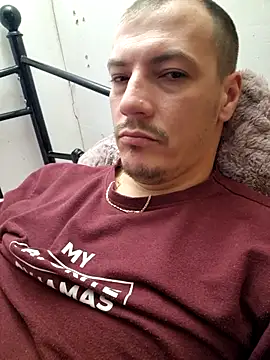 Snapshot of bbyxklaus chatting on 11.08.25 bbyxklaus online show from 11.08.25