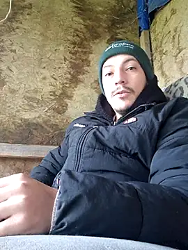 Snapshot of bbyxklaus chatting on 11.22.25 bbyxklaus online show from 11.22.25