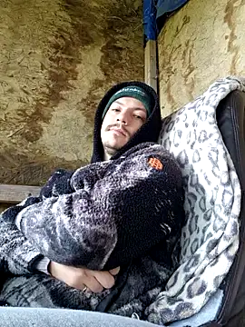 Snapshot of bbyxklaus chatting on 11.28.25 bbyxklaus online show from 11.28.25