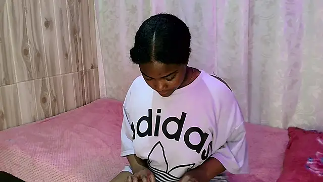 Snapshot of Pasion_morena chatting on 10.27.25 Pasion morena online show from 10.27.25