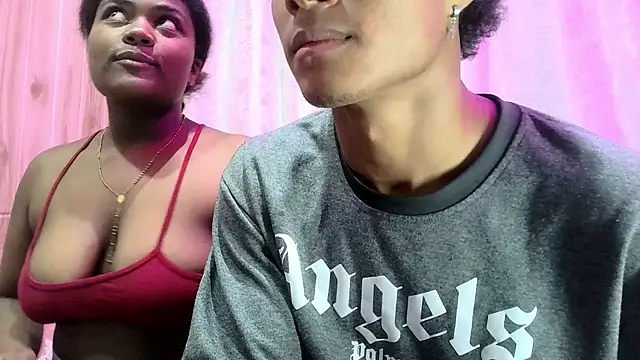 Snapshot of Pasion_morena chatting on 11.04.25 Pasion morena online show from 11.04.25