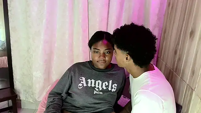 Snapshot of Pasion_morena chatting on 11.23.25 Pasion morena online show from 11.23.25